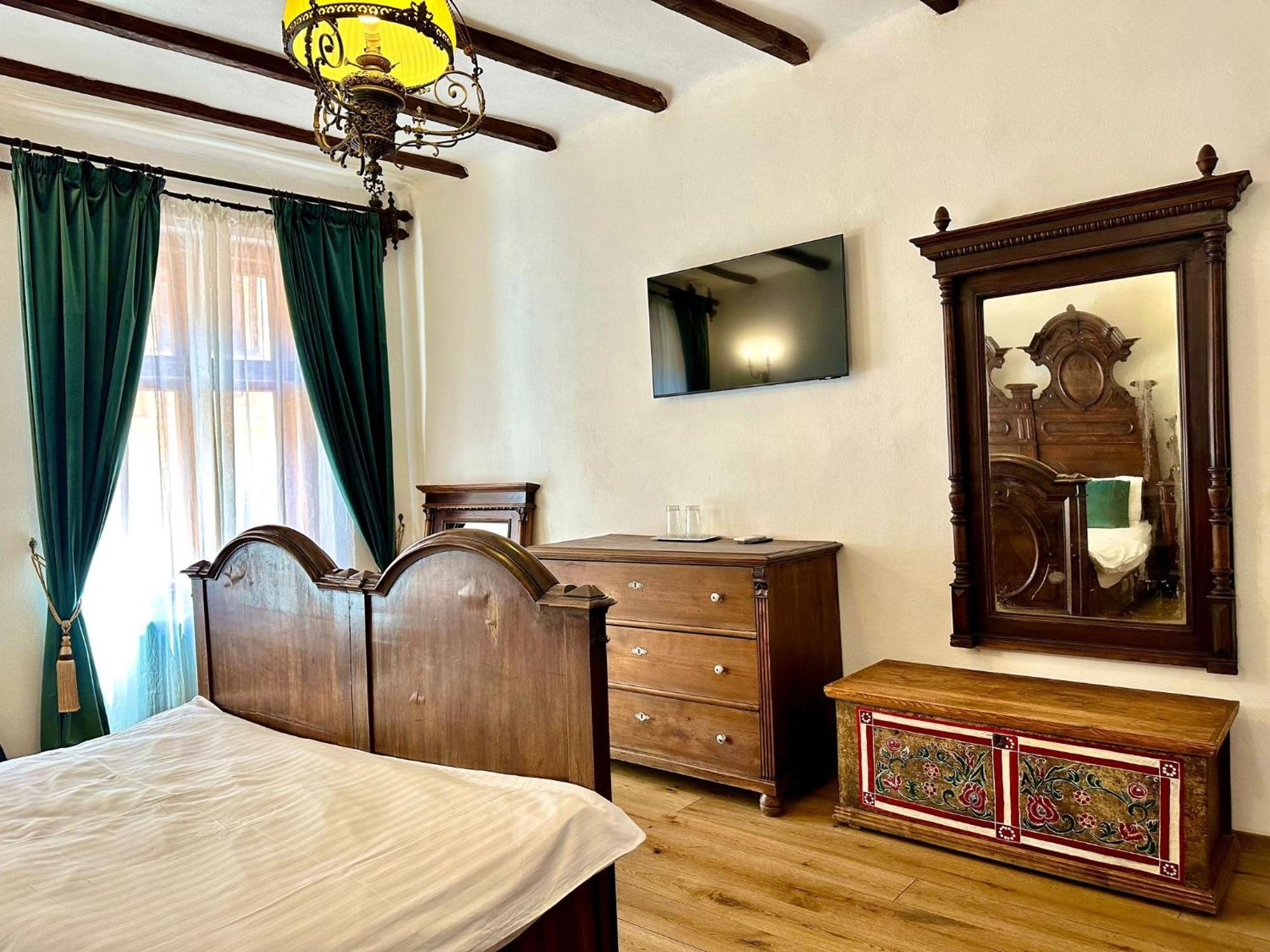 The Throne - M Museum Hotel Sighişoara Extérieur photo